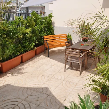 Panzió 7 Contrade 4*